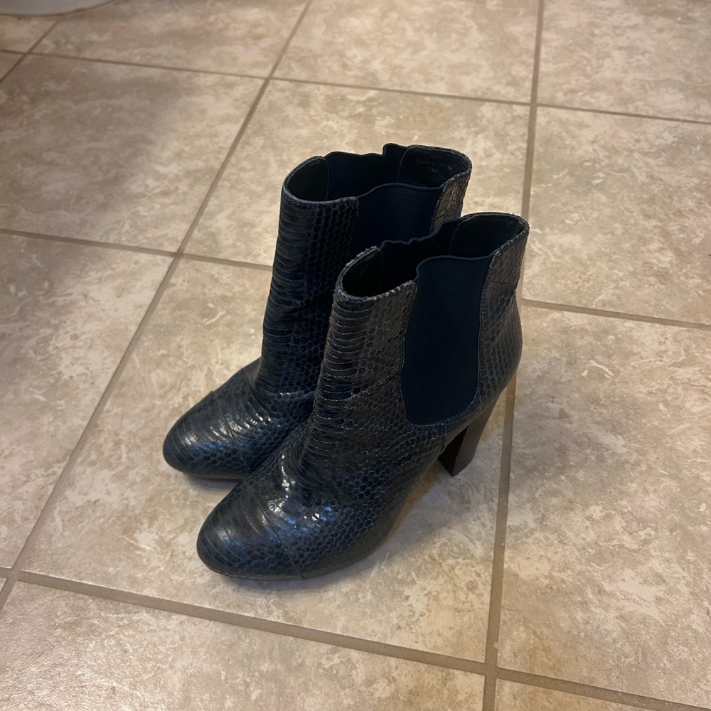 Juicy Couture Black Textured Heeled Boots